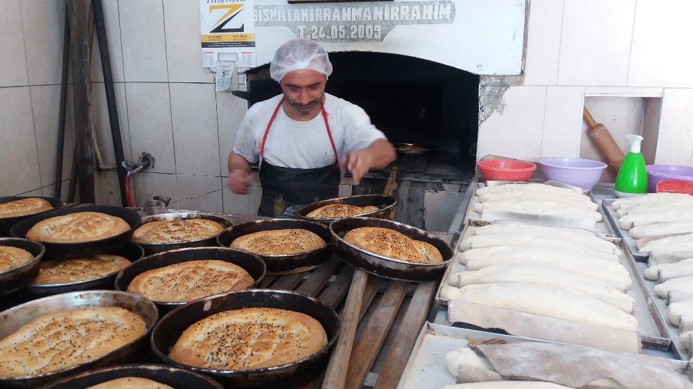 Ramazan Ayı Fırıncıların Yüzünü Güldürdü