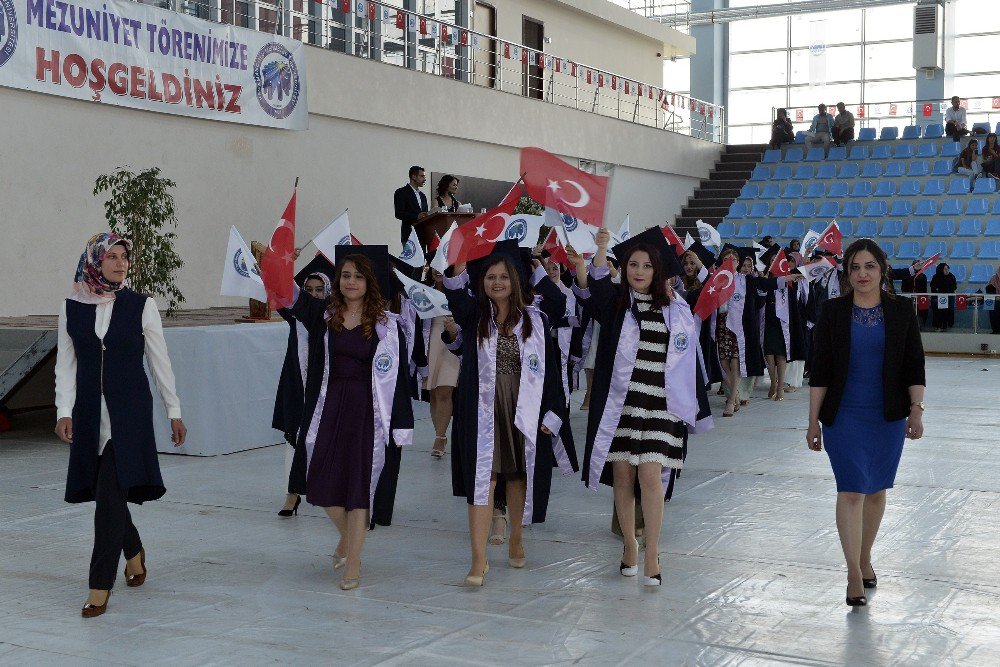 Kmü Sağlık Hizmetleri Meslek Yüksekokulunda Mezuniyet Töreni Yapıldı