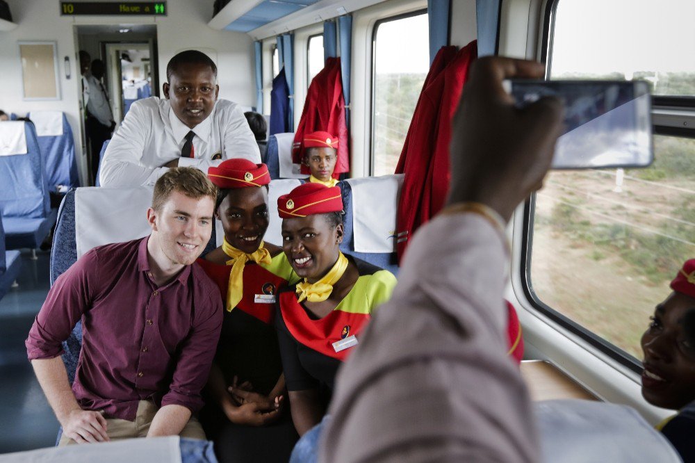 Kenya 100 Yıl Sonra Yeni Demiryoluna Kavuştu