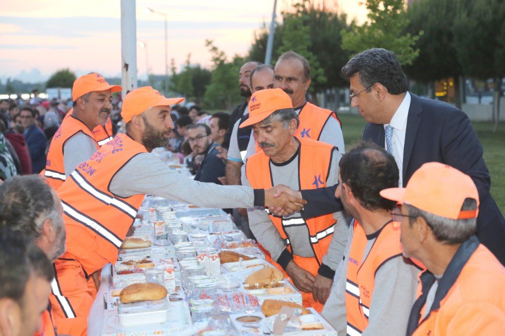 Sokak İftarları Birlik Ve Beraberliğe Sahne Oluyor