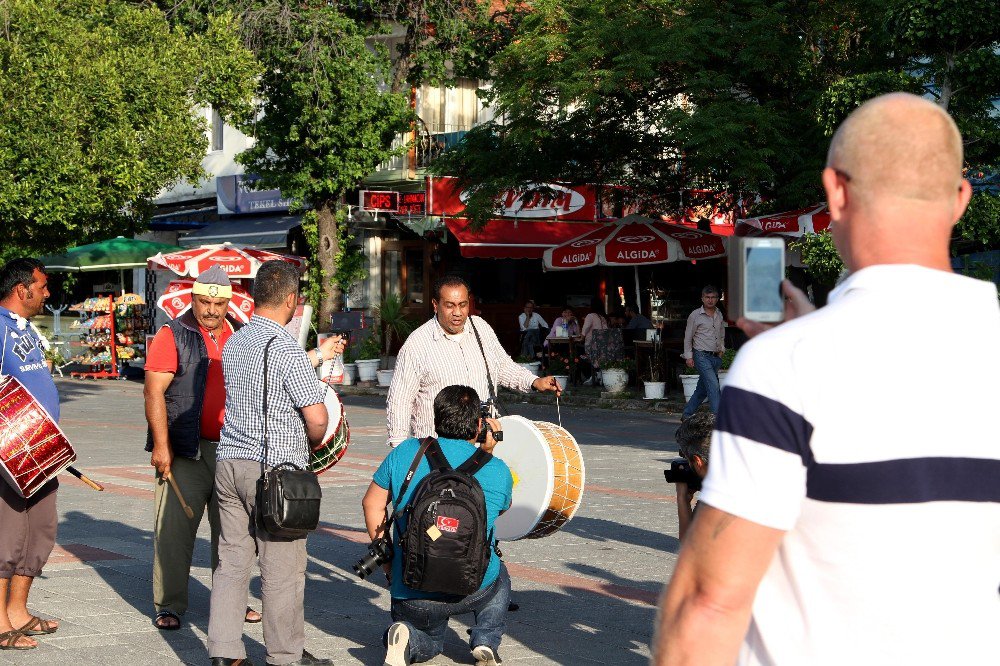 Davulculardan Yasağa Davullu Tepki