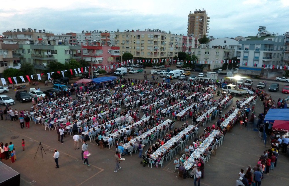 Muratpaşa’dan Etiler Mahallesine İftar Sofrası