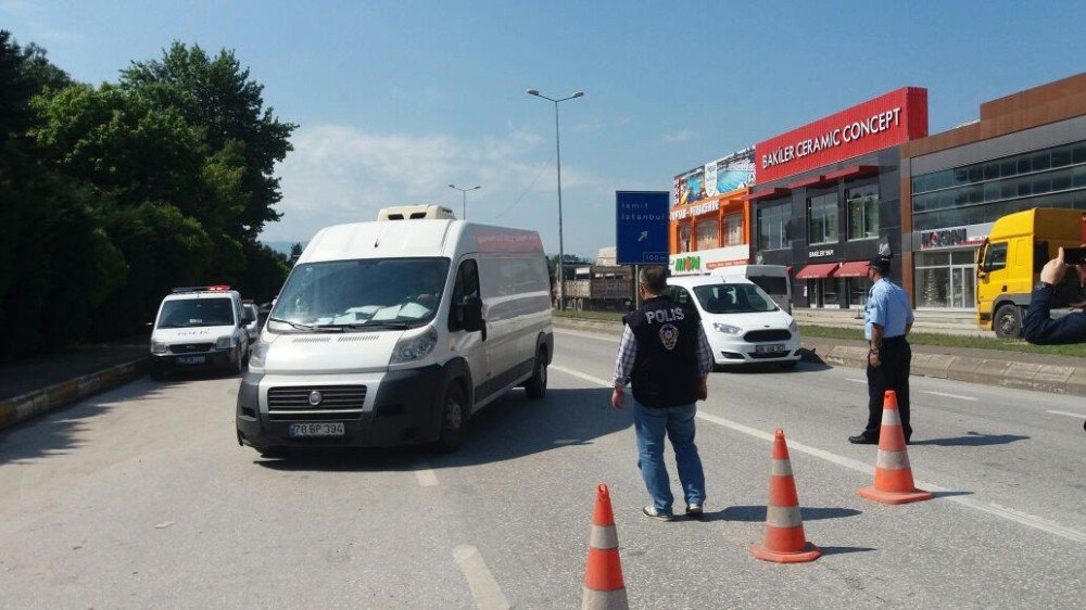 Sakarya’da Polis Ekipleri Ramazan’da Da Uygulamalarına Devam Ediyor