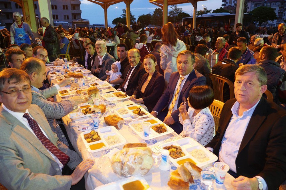 Çarşıbaşılılar’a İftarda Yavuz Grup Yolu Müjdesi