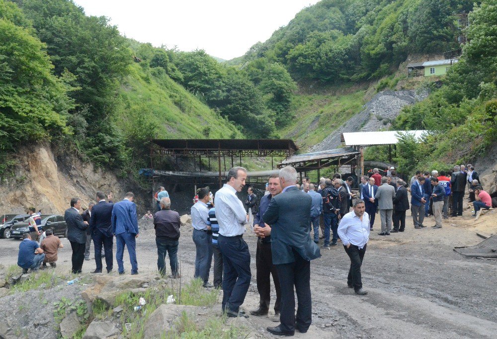 Göçükte Mahsur Kalan İşçileri Kurtarma Çalışmaları Sürüyor