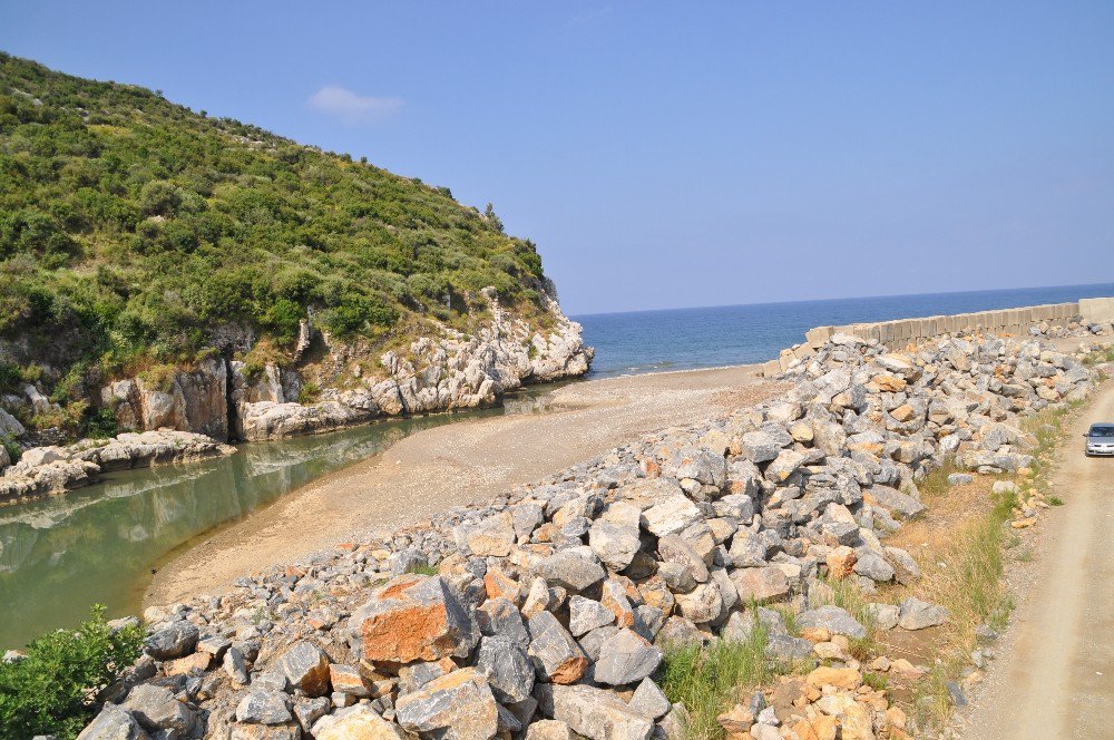 Gazipaşa Yat Limanı Mendireği Tamamlandı