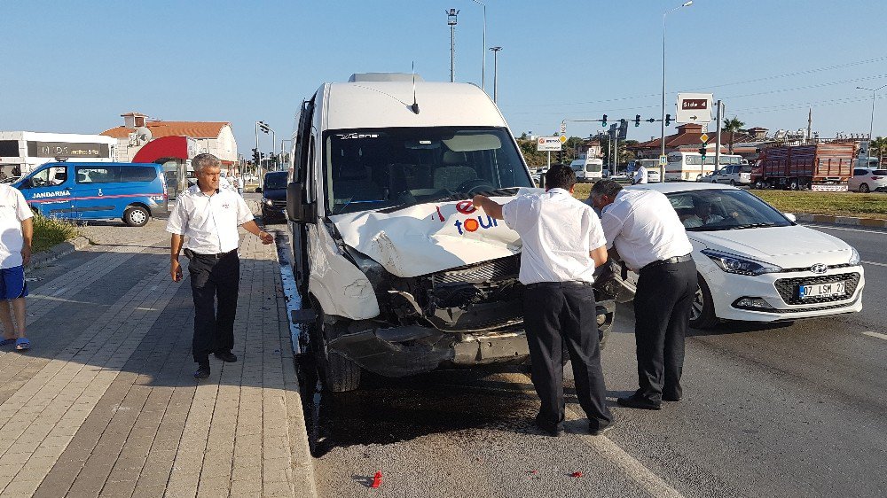 Antalya’da Trafik Kazası: 5’i Rus Turist 6 Yaralı