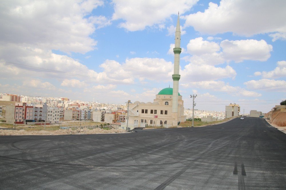 Büyükşehir Eyyübiye’de Yolları Güçlendiriyor