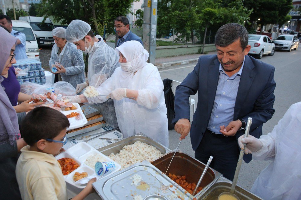 Darıca’da Mahalle İftarları Başladı