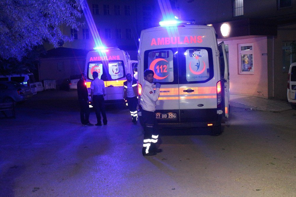 Polis Merkezi Önünde Zabıtalara Saldırı: 5 Yaralı