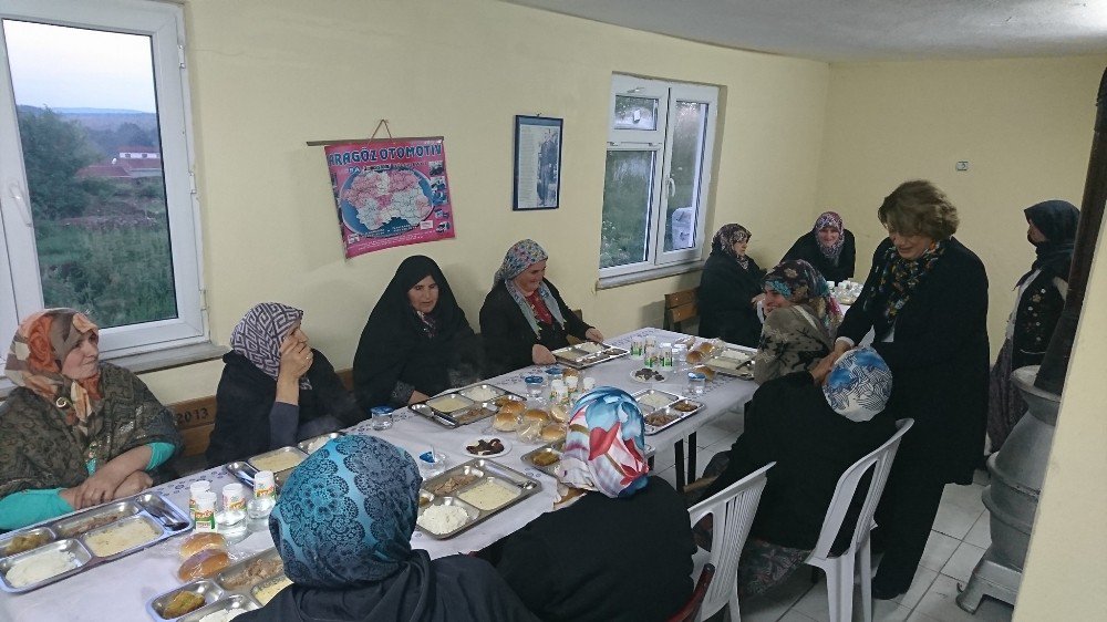 İnönü Belediyesinden İftar Yemeği