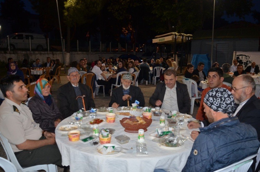 İznik’te Şehit Aileleri Ve Gaziler İçin İftar Verildi