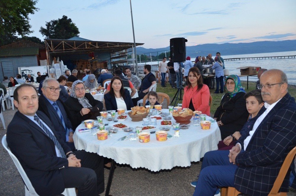 İznik’te Şehit Aileleri Ve Gaziler İçin İftar Verildi