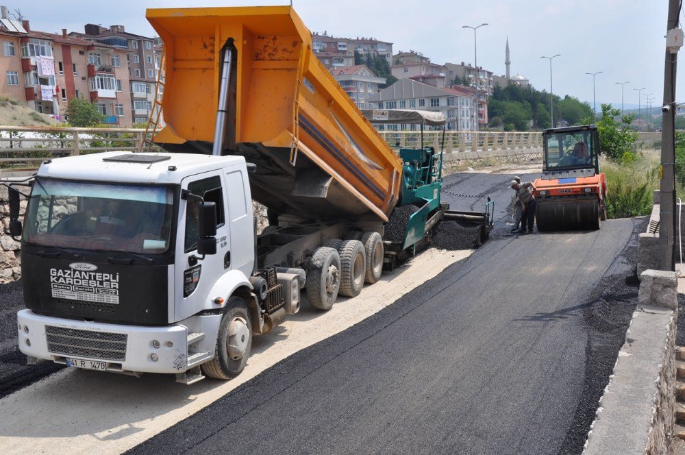 Karabük’te Asfalt Çalışmaları Sürüyor