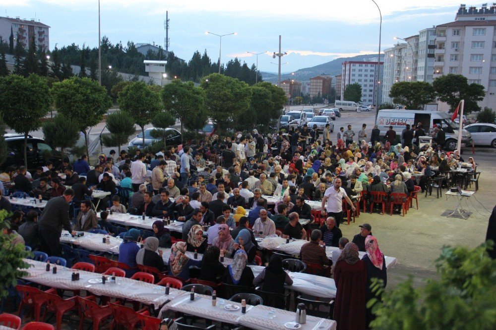 Diriliş Der’den Kilis’te İftar Yemeği