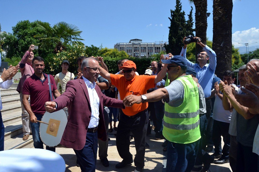 Manisa’da Davullu Zurnalı Toplu Sözleşme Sevinci