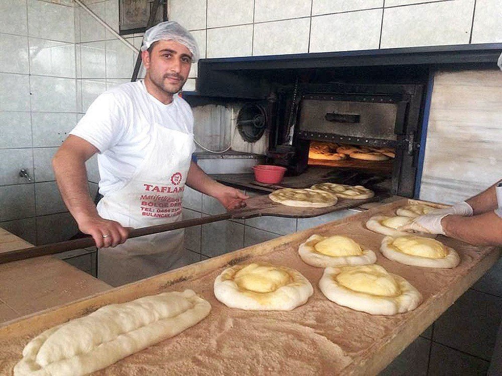 Ramazan Pidesi Damaklara Hitap Ediyor