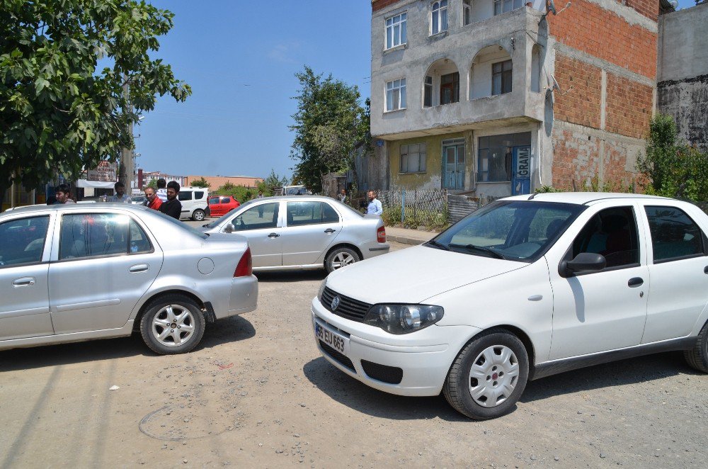 Tozdan Bunalan Esnaf Yol Kapattı