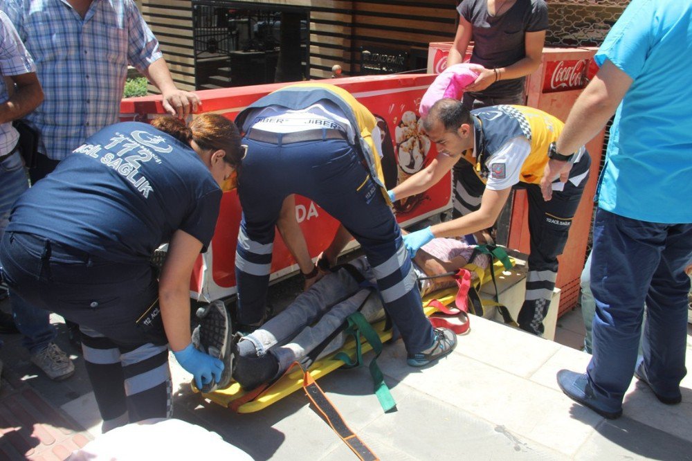 Şanlıurfa’da Otomobil İle Motosiklet Çarpıştı: 2 Yaralı