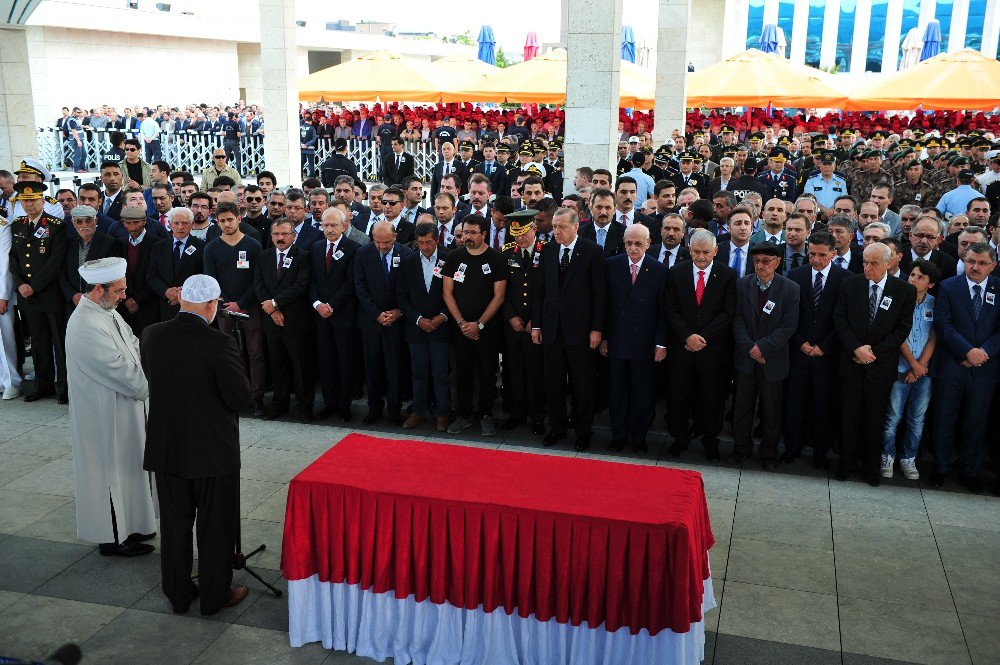 Şehit Tümgeneral Aydoğan Aydın Son Yolculuğuna Uğurlandı