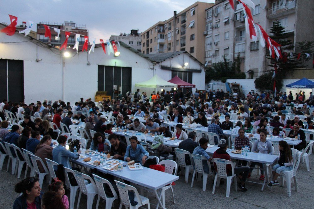 Nostalji Yaşatan Söke Belediyesi İftar Sofrası Yoğun İlgi Görüyor