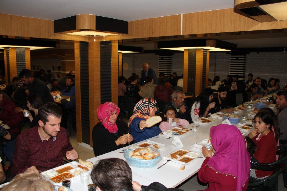 Akçaabat Belediyesi Ramazan’da Yüzleri Güldürüyor