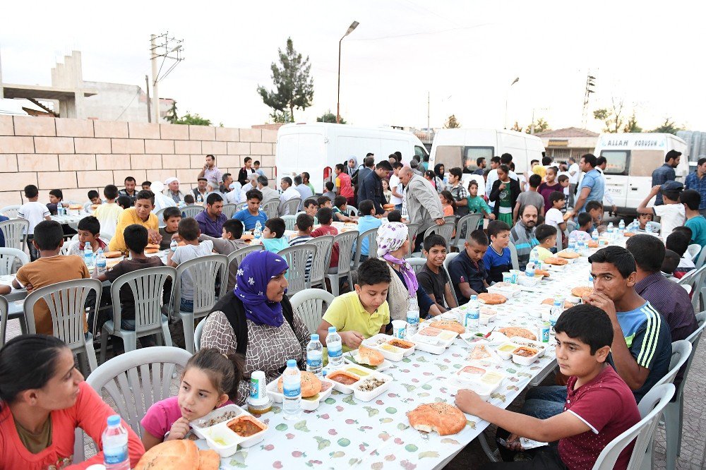 Büyükşehir, Viranşehir’de İftar Davetini Sürdürdü