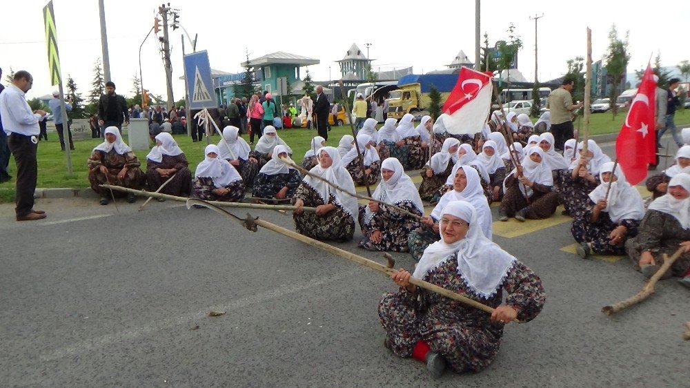 Kütahya’da Baltalı, Tırpanlı, Yol Kapatmalı Mera Eylemi