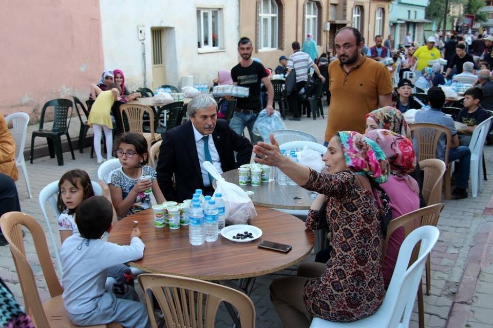 Osmaneli Belediyesinin Mahalle İftarları Başladı