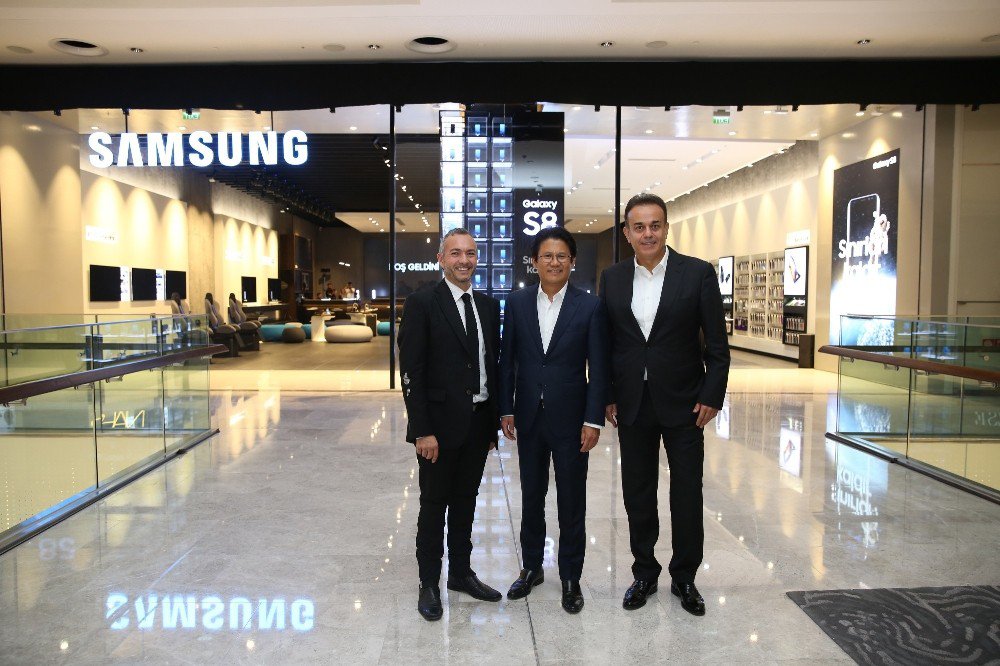 Samsung Dünyaya Model Olacak Deneyim Mağazası’nı İstanbul’da Açıyor