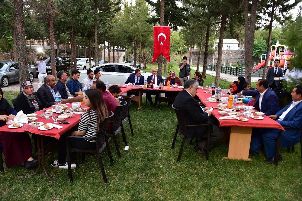 Şanlıurfa İl Eminiyet Müdürlüğünden Şehit Ve Gazi Ailelerine İftar Yemeği