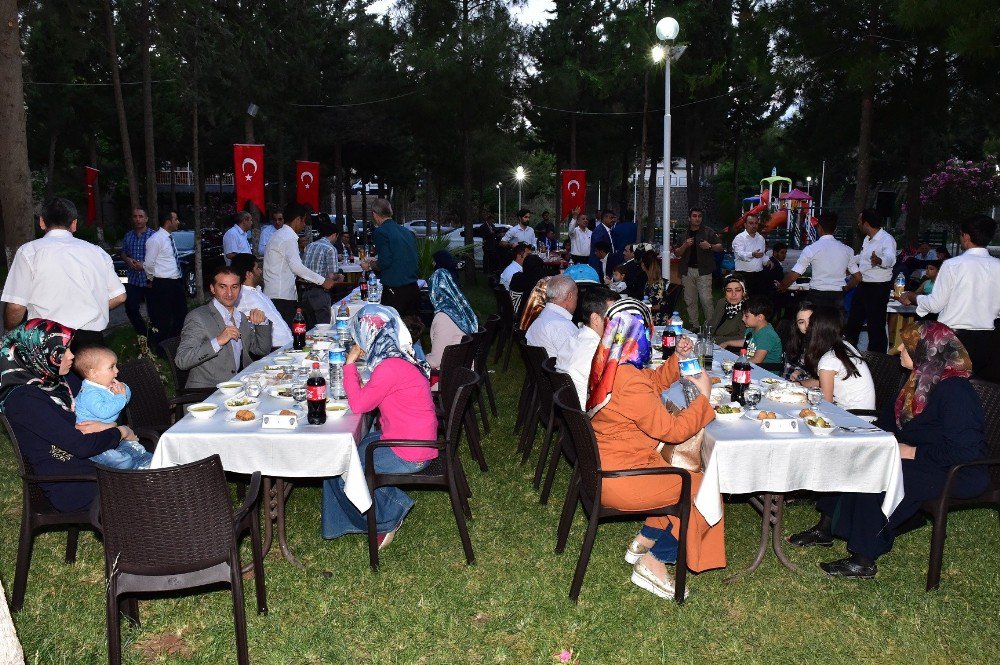 Şanlıurfa İl Eminiyet Müdürlüğünden Şehit Ve Gazi Ailelerine İftar Yemeği