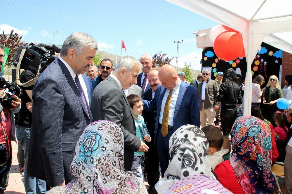 Engelli Çocuklar İçin Hobi Bahçesi Kuruldu