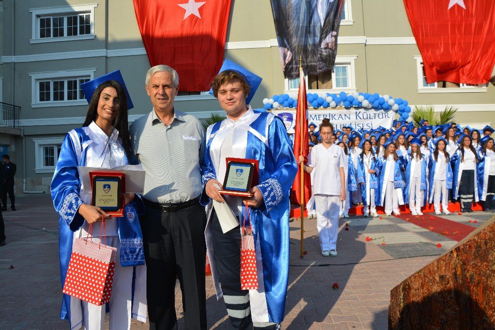 Söke Sağlık Meslek Lisesi İlk Mezunlarını Verdi