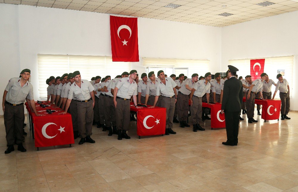 367. Kısa Dönem Erler Vali Kamçı’nın Katıldığı Törenle Yemin Etti