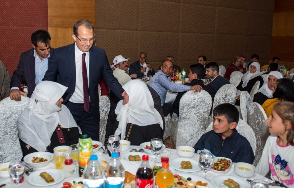 Vali Taşyapan’dan Şehit Aileleri Ve Gazilere İftar Yemeği