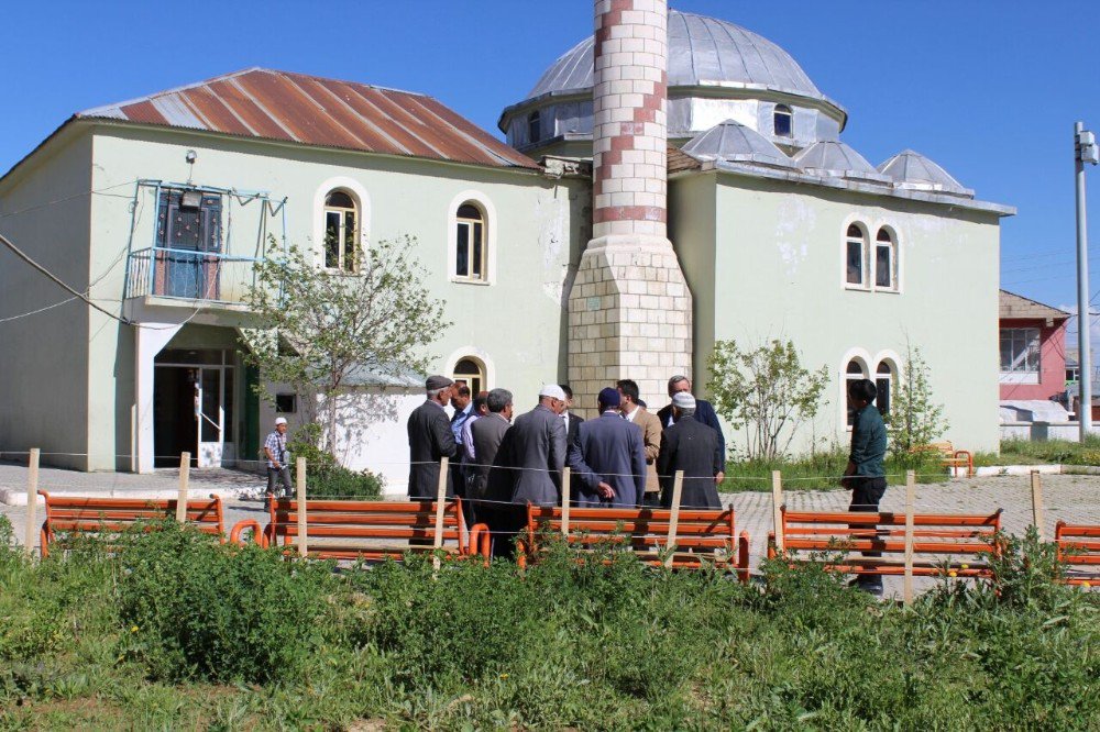 Çaldıran Belediyesinden Cami Yapımı