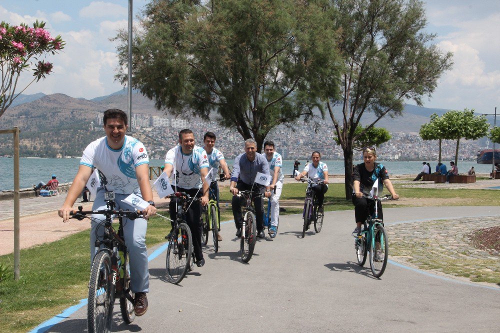 İzmir’in Şampiyonluğu İçin 10 Bin 380 Kilometre Pedal Çevirdiler