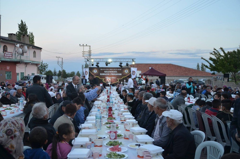 Bünyan Belediyesi Binlerce Vatandaşı Aynı İftar Sofrasında Buluşturuyor