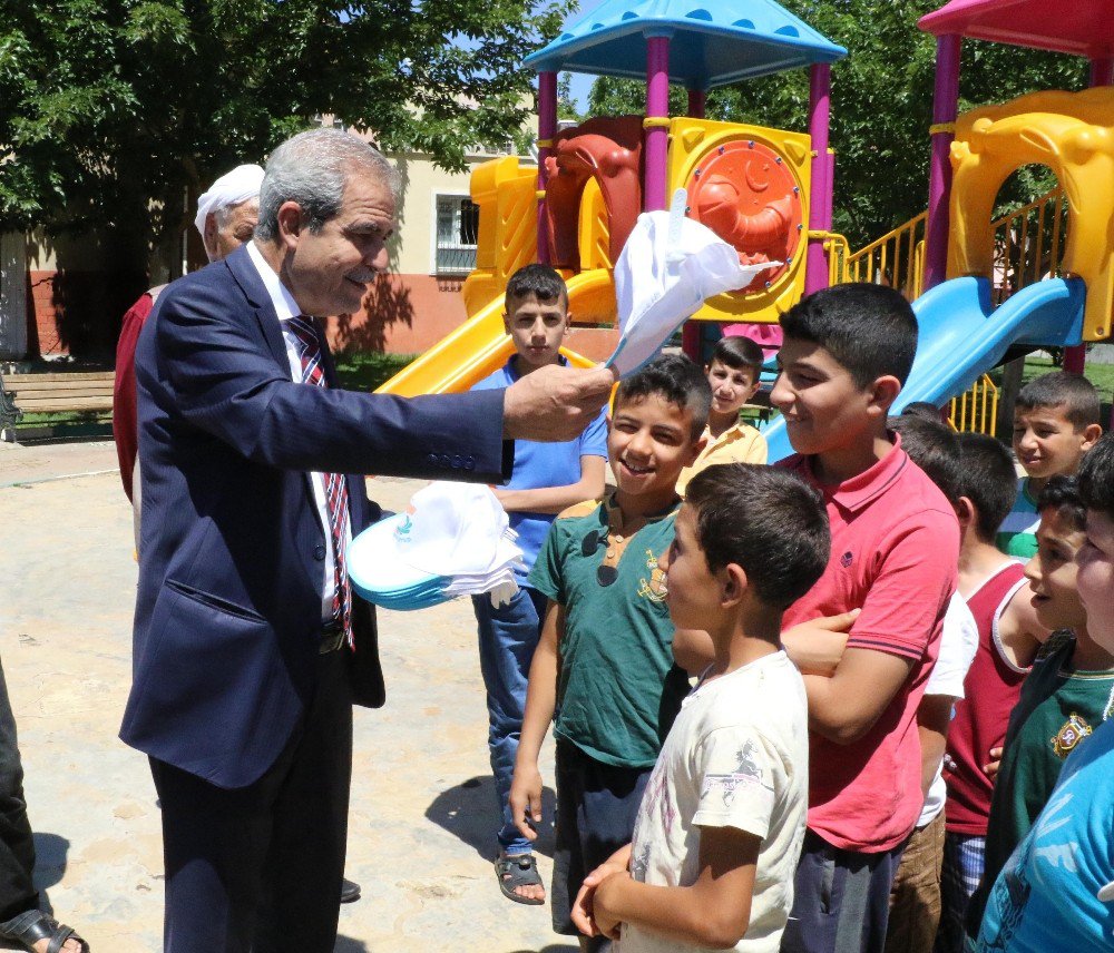 Demirkol, Karşıyaka’da Mahalle Sakinleriyle Bir Araya Geldi