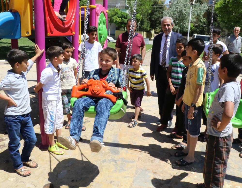 Demirkol, Karşıyaka’da Mahalle Sakinleriyle Bir Araya Geldi