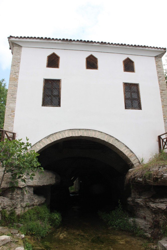 Kaçak Cami Hikayesi Ve Mimarisi İle Dikkat Çekiyor