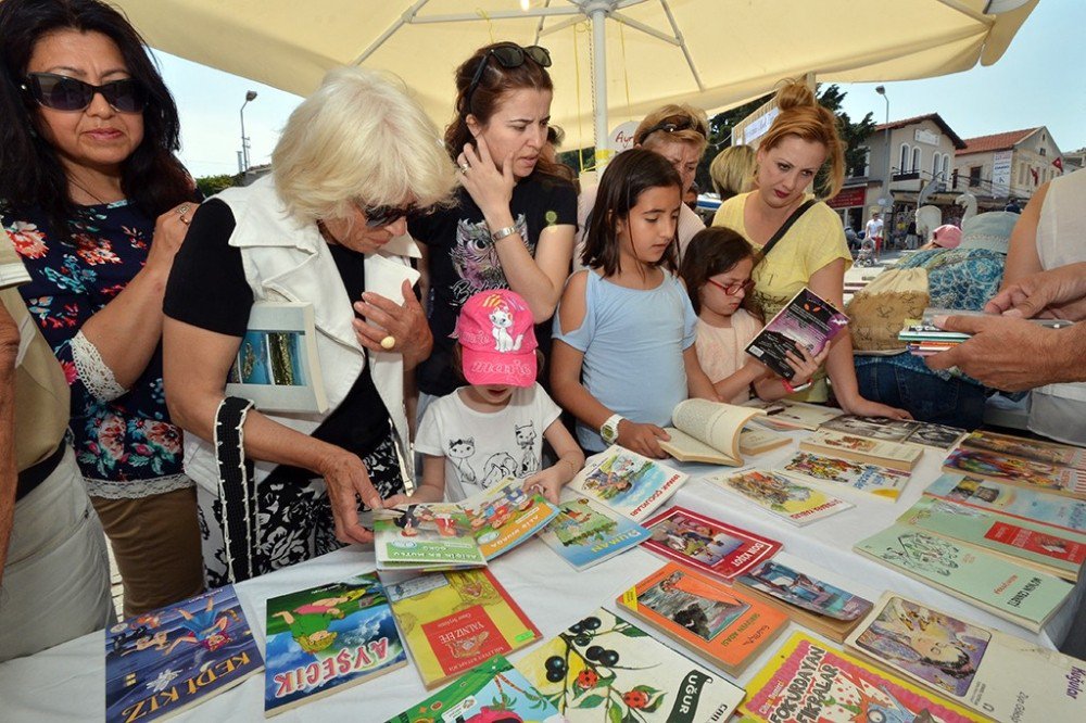 Foça’da Kitap Şenliği