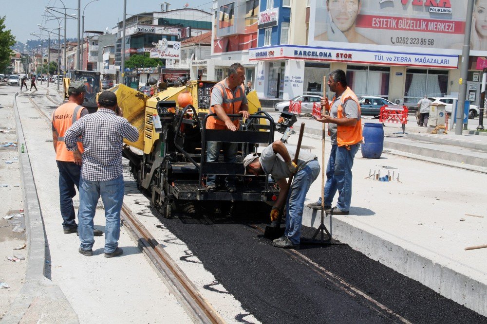 Tramvay Hattı Beton, Asfalt Ve Parke İle Kaplanıyor