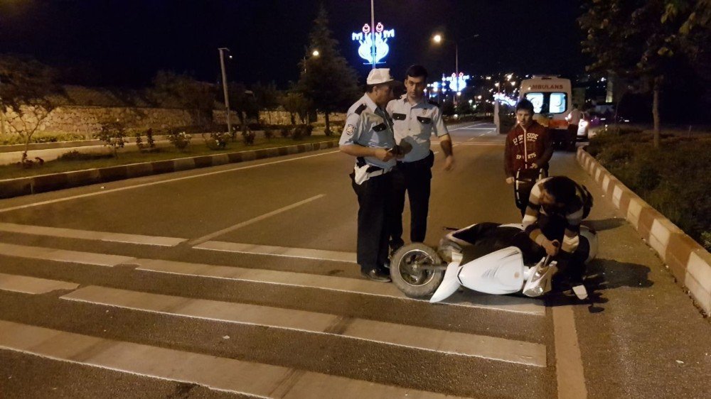 Motosiklet Köpeğe Çarptı, Sürücüsü Yaralandı