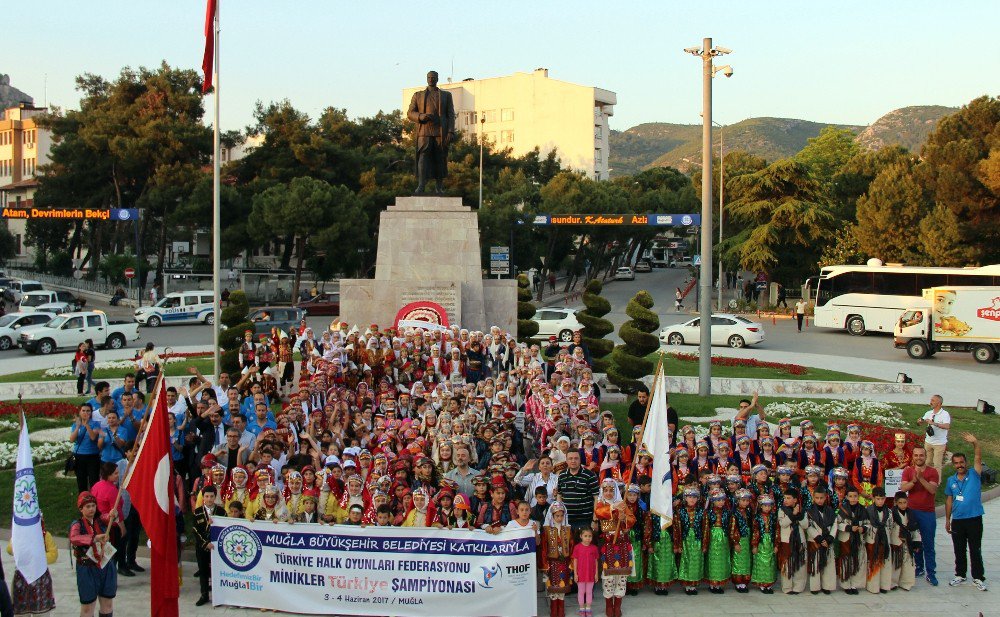 Şampiyona Kortej Yürüyüşü İle Başladı