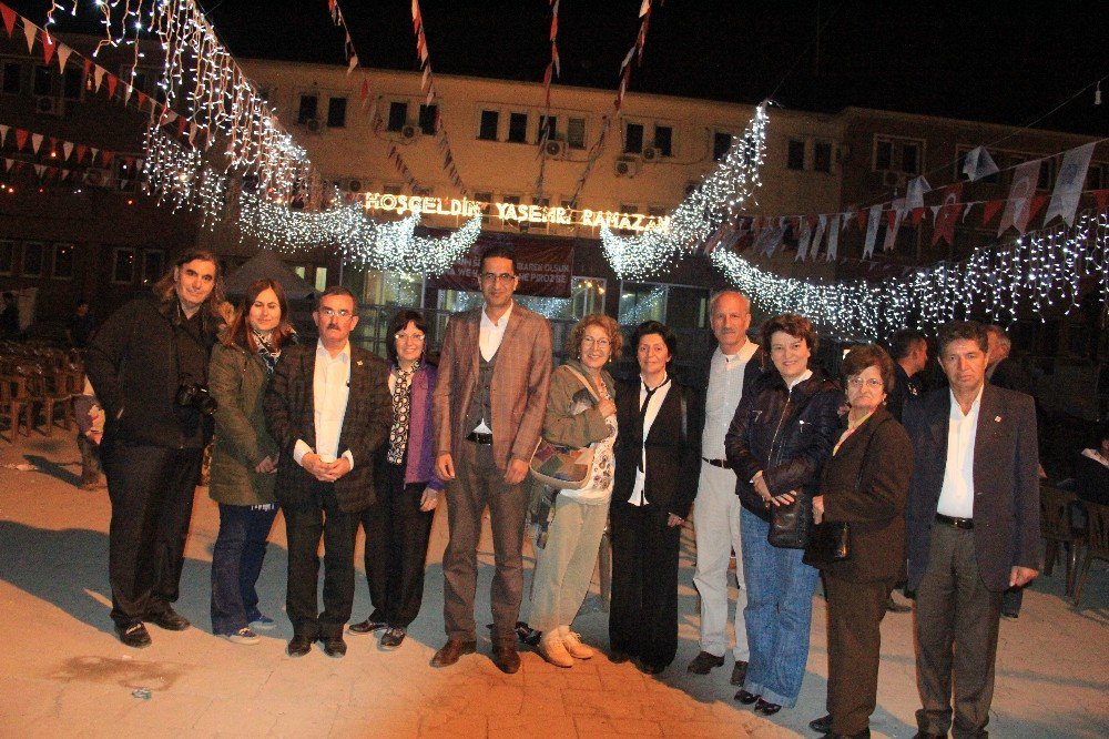 Ünlü Ressamlar Hakkari Gecelerine Renk Kattı