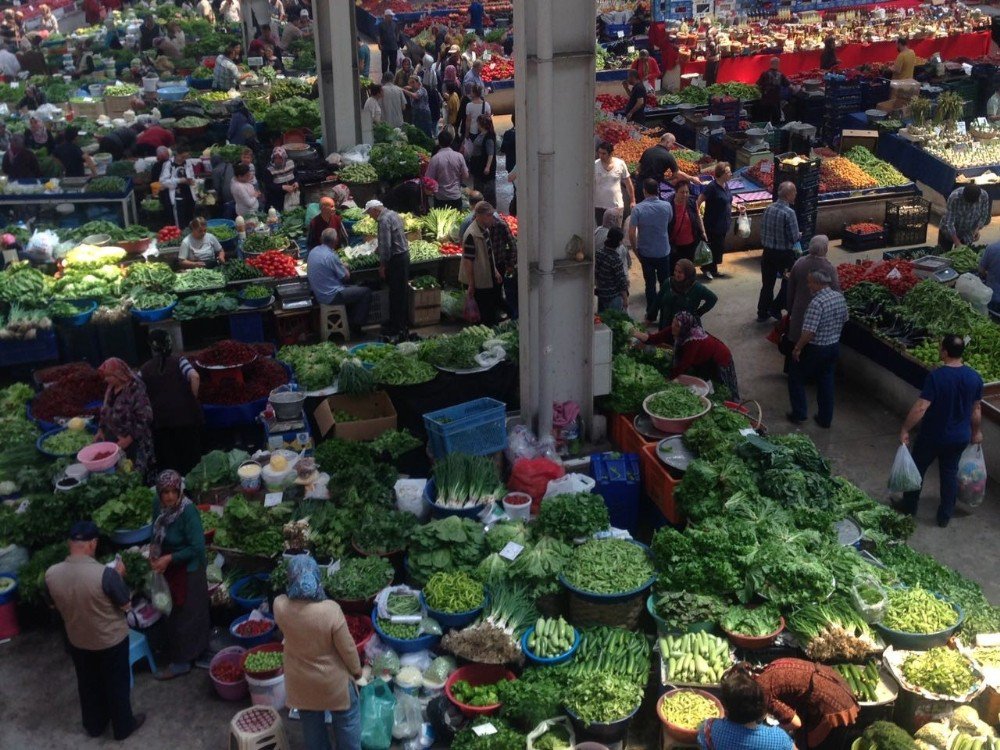 Halk Pazarı Boş Kaldı