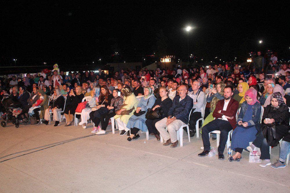 Efsaneler ‘Ezgi Gecesi’nde Maltepe’de Buluştu