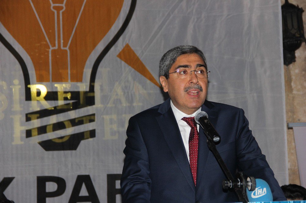 Gaziantep’te Ak Parti’den İftar Yemeği